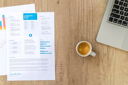 How to build a resume that stands out in the job market